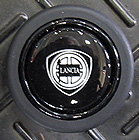 ” MOMO LANCIA HORN BUTTON”/